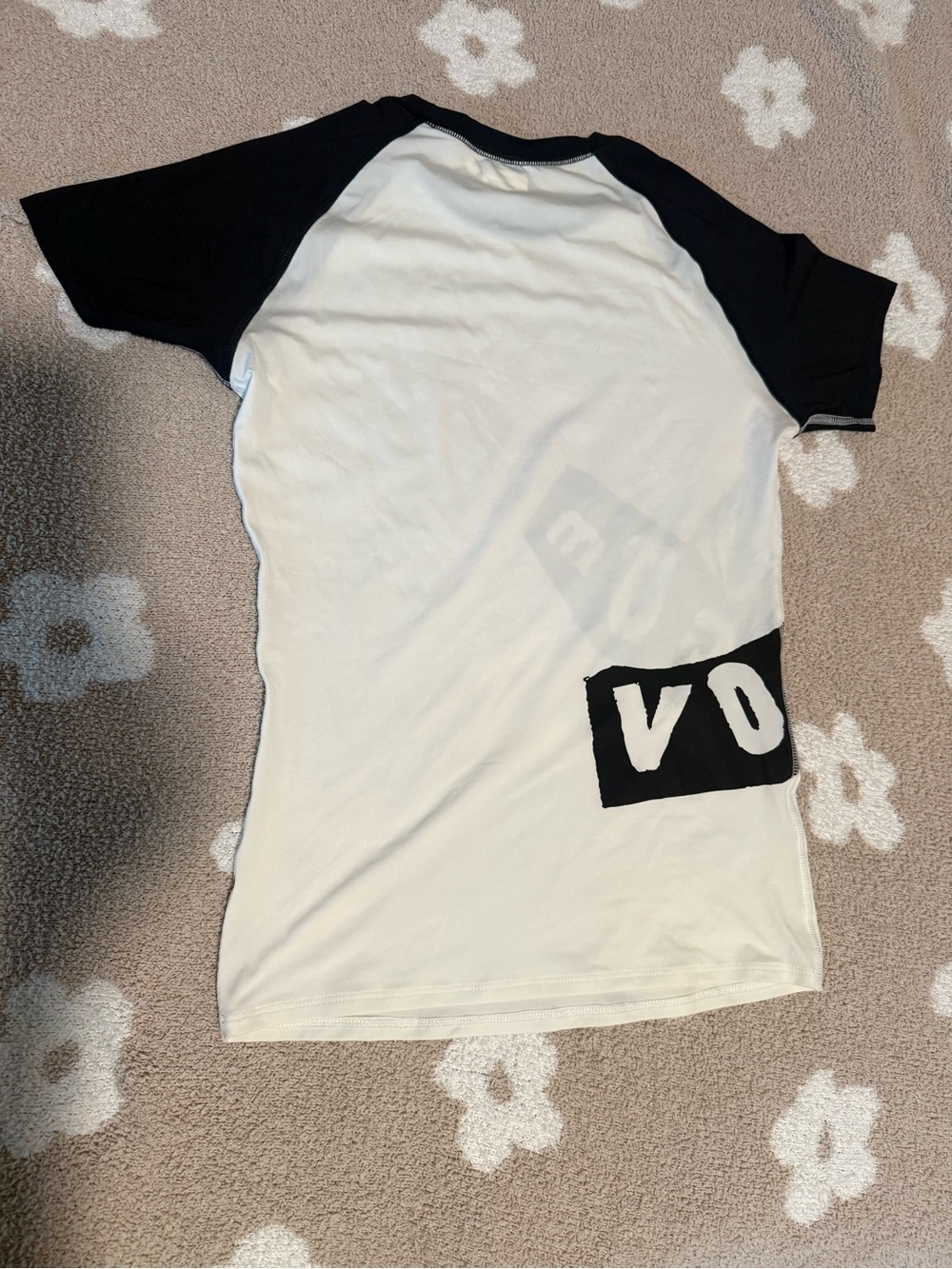 NWT Volcom Kids' Rash Guard - Picture 2 of 6
